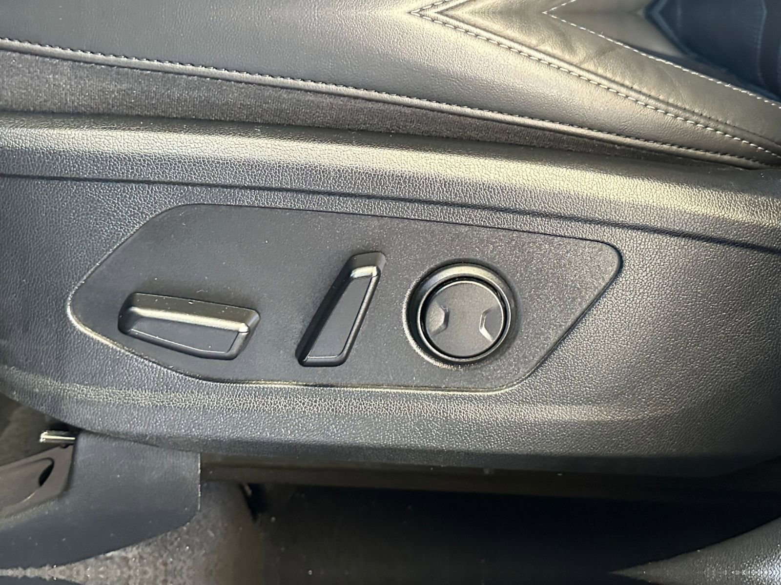 Used 2024 Kia Sorento S FWD image 23