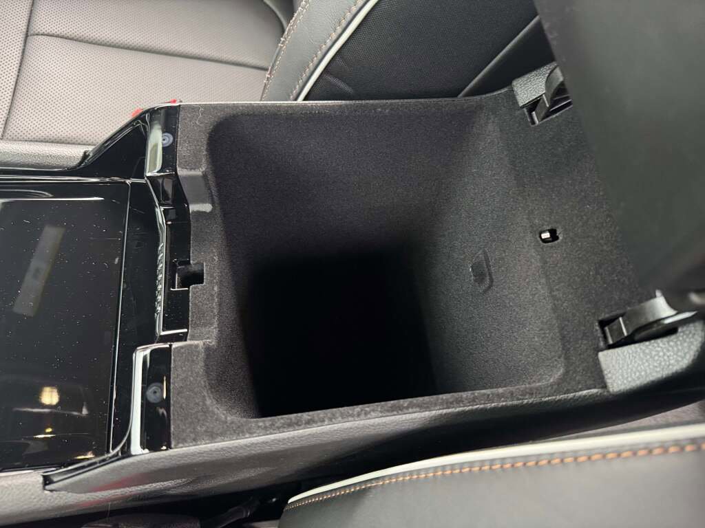 New 2025 Jeep Grand Cherokee L Summit w/ Luxury Tech Group V image 29