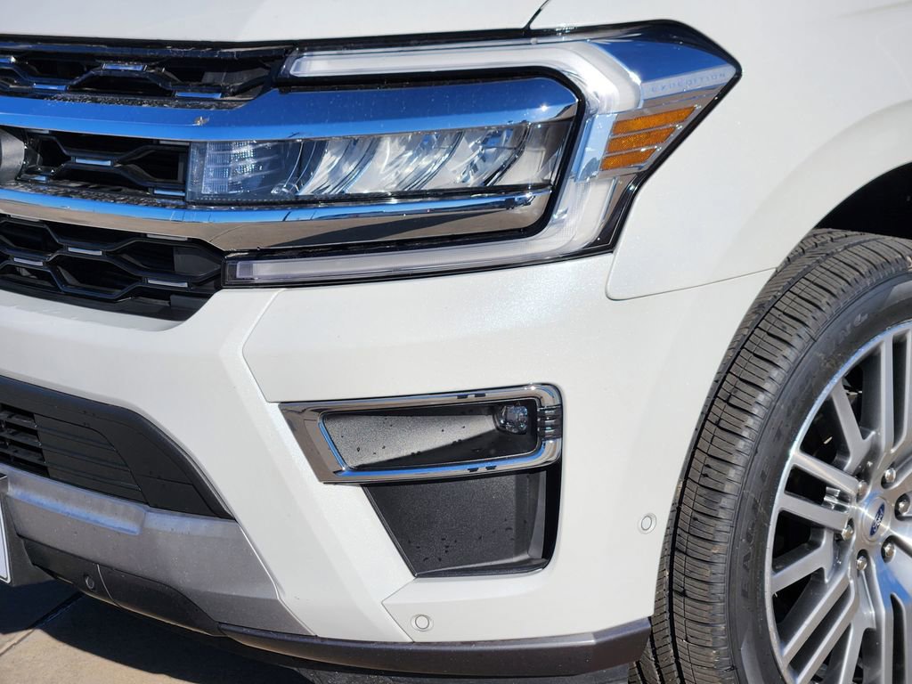Used 2022 Ford Expedition Limited image 9