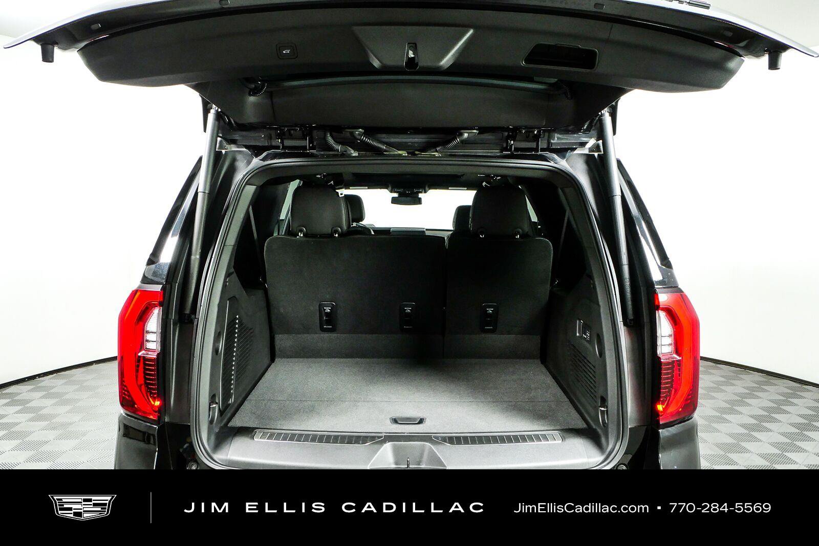 Used 2025 GMC Yukon XL Denali w/ Sun & Power Step Package AWD/4WD image 30