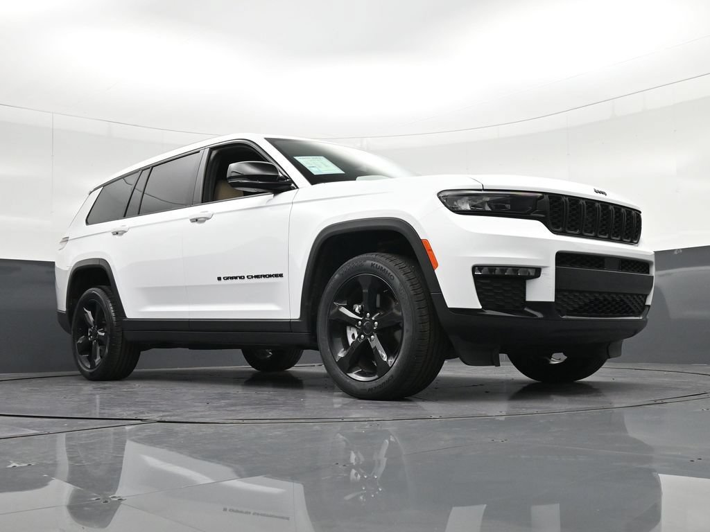 Used 2024 Jeep Grand Cherokee L Limited w/ Black Appearance Package AWD/4WD image 25