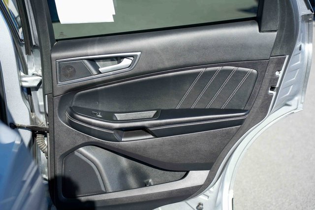 Used 2022 Ford Edge ST image 23
