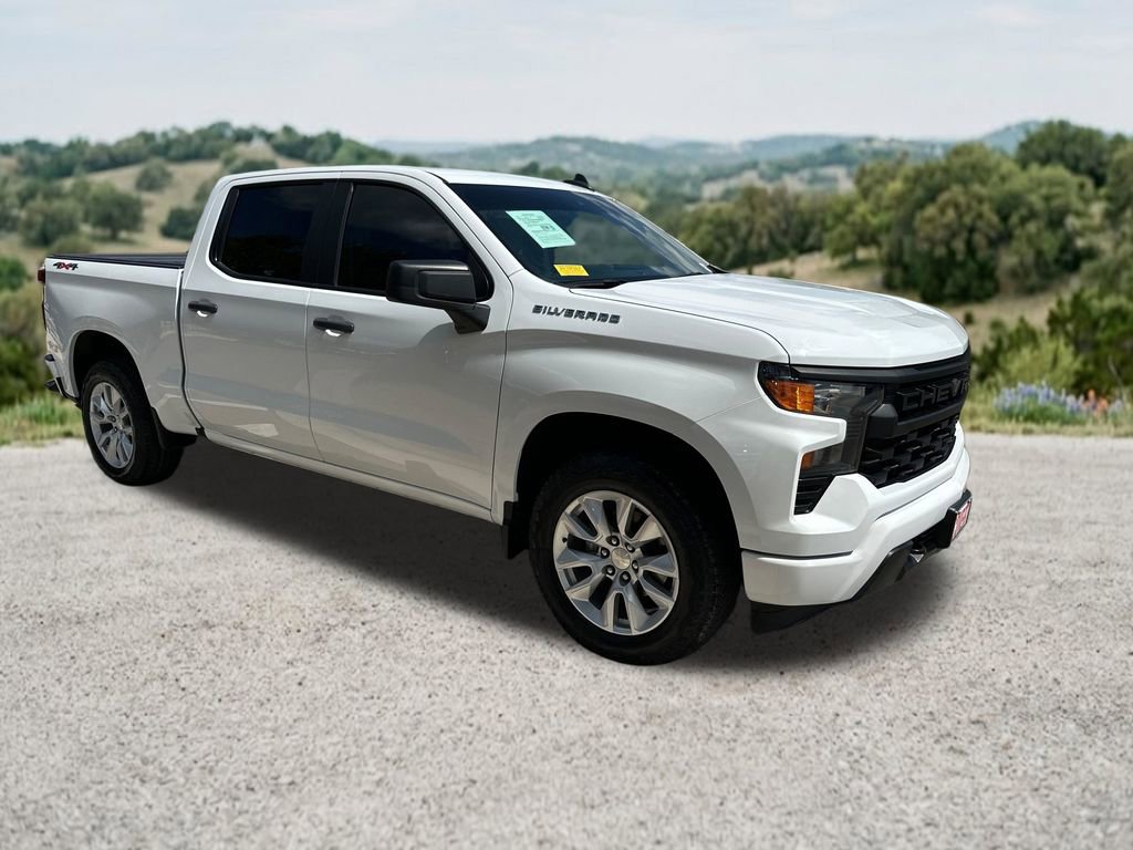 Used 2023 Chevrolet Silverado 1500 Custom AWD/4WD image 1