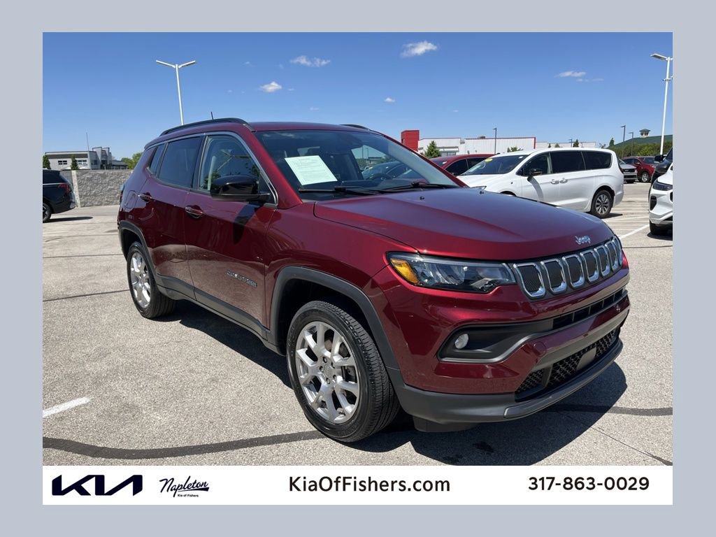 Used 2022 Jeep Compass Latitude w/ Sun and Sound Group AWD/4WD image 1