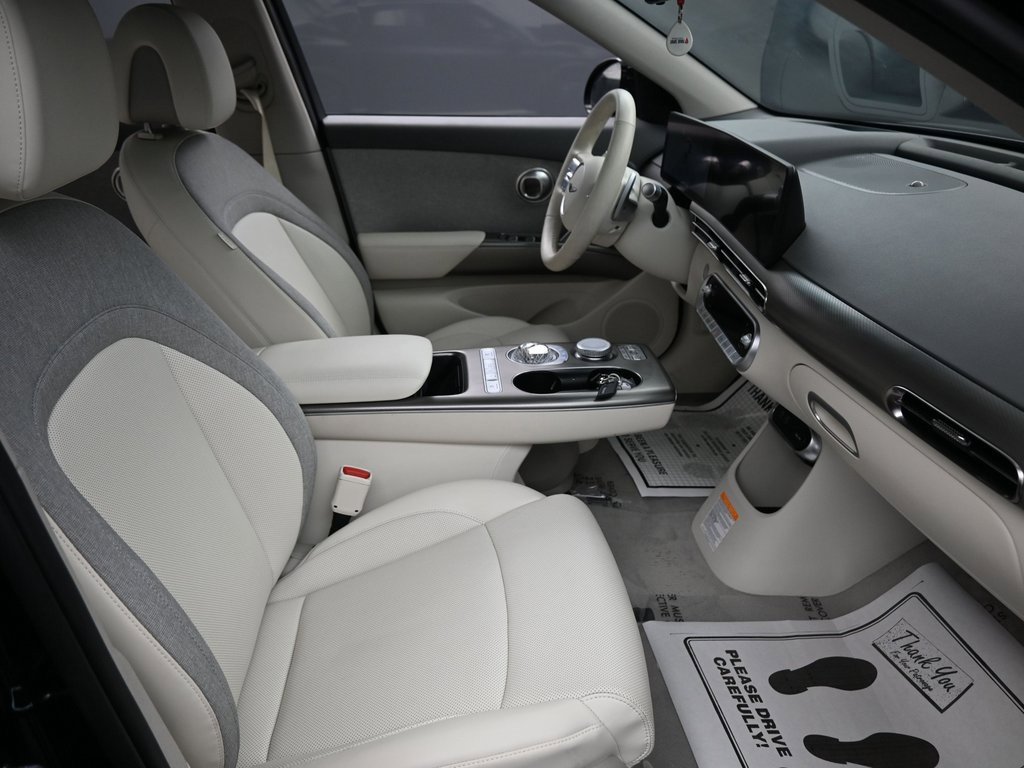 Used 2025 Genesis GV60 RWD image 38