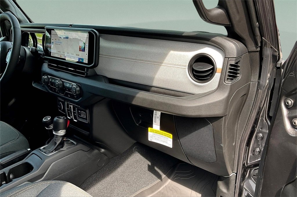 New 2025 Jeep Gladiator Sport image 16