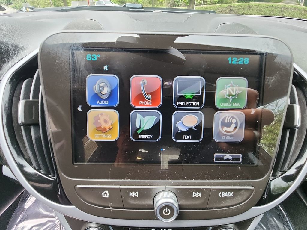 Used 2018 Chevrolet Volt LT w/ Comfort Package FWD image 17