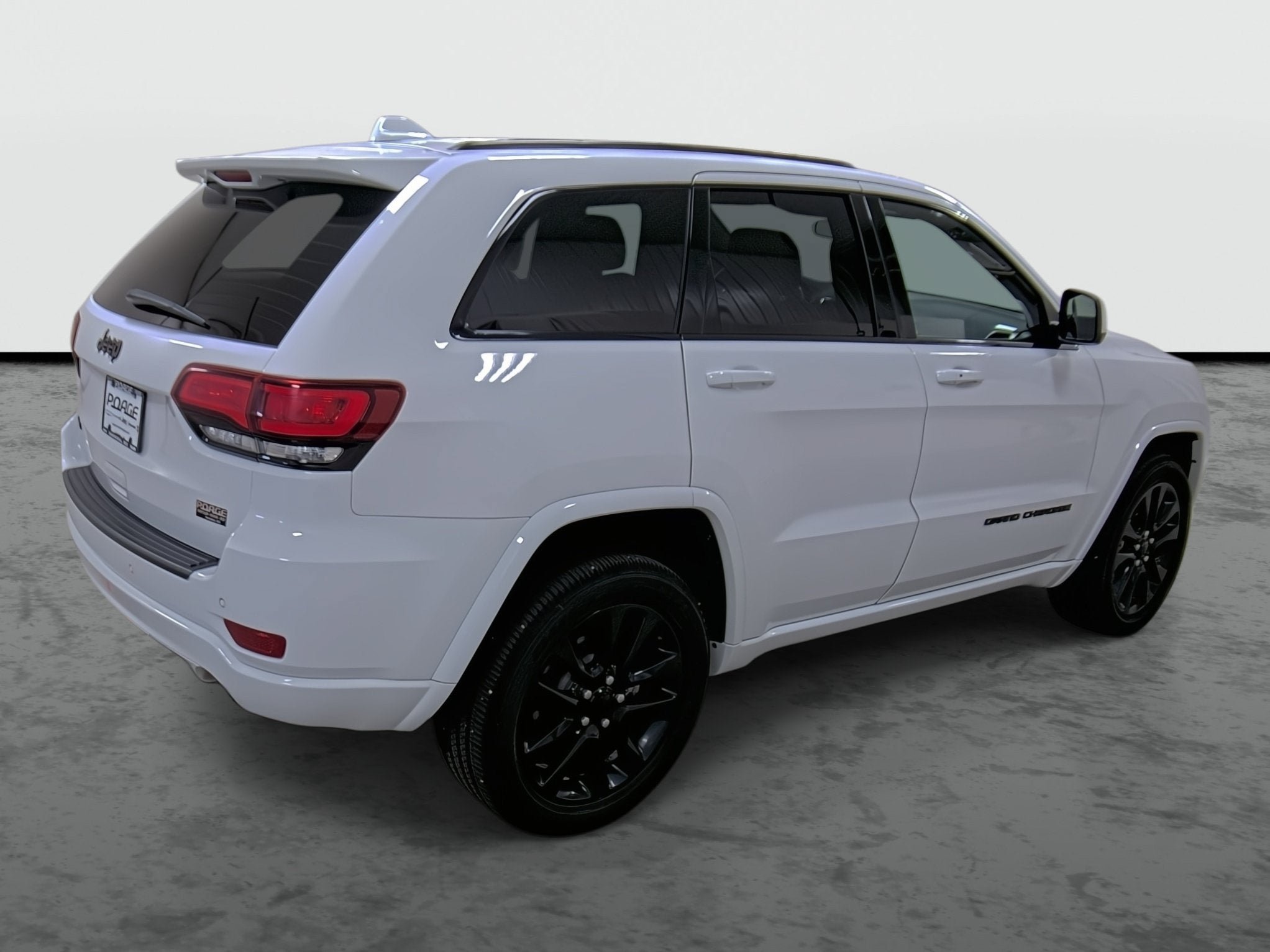Used 2021 Jeep Grand Cherokee Laredo X AWD/4WD image 4