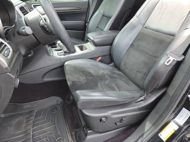 Used 2017 Jeep Grand Cherokee Altitude AWD/4WD image 31