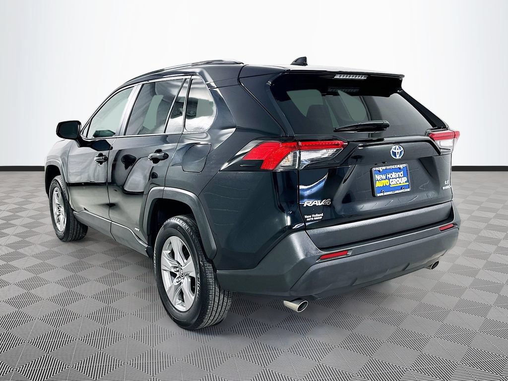 Used 2024 Toyota RAV4 LE AWD/4WD image 5