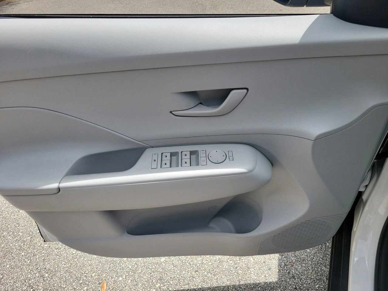 Used 2025 Hyundai Kona SEL FWD image 12