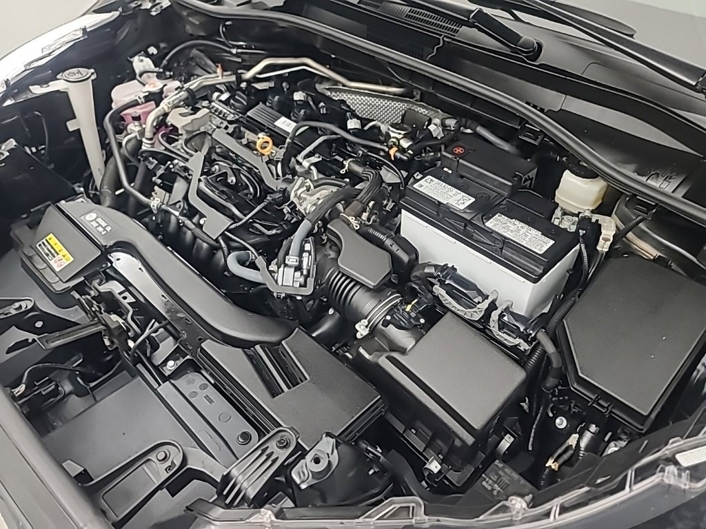 Used 2025 Toyota Corolla Cross LE FWD image 39