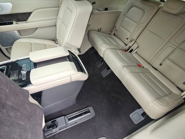Used 2018 Lincoln Navigator L Reserve w/ Technology Package image 17