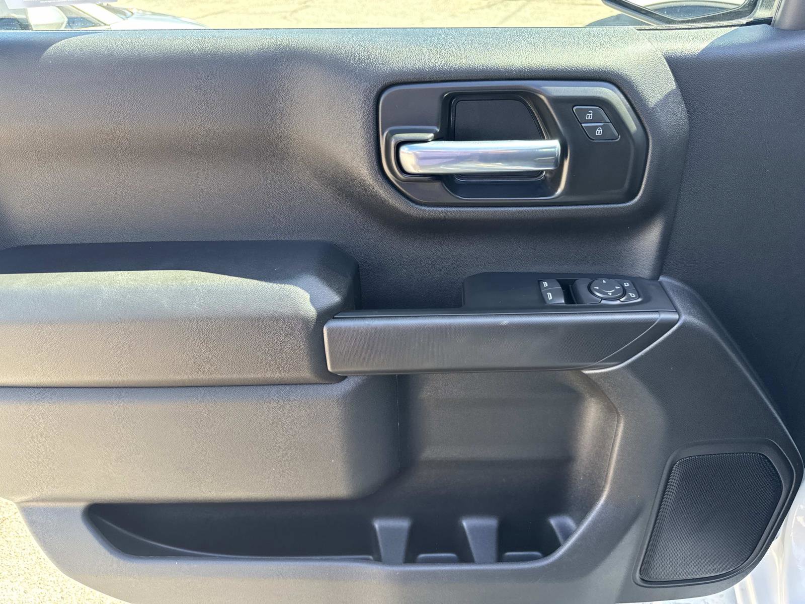 Used 2025 Chevrolet Silverado 1500 W/T image 8