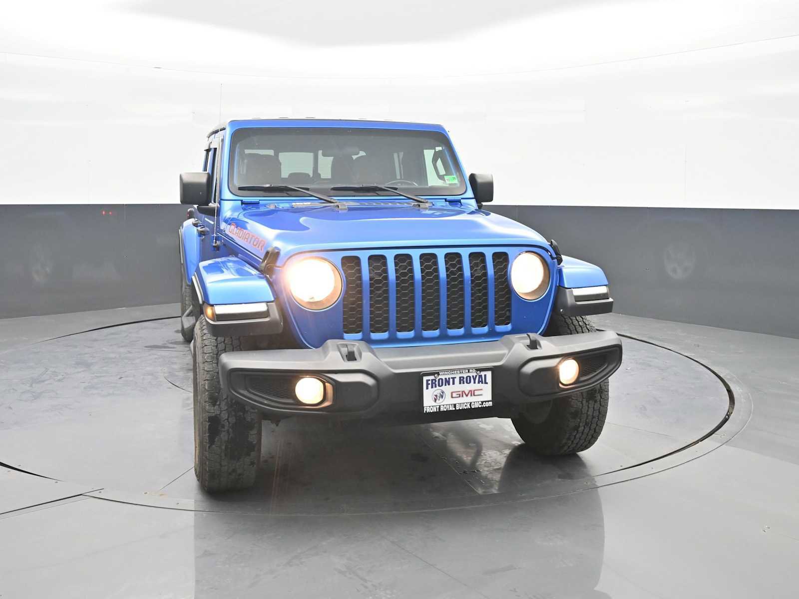 Used 2021 Jeep Gladiator Sport image 2
