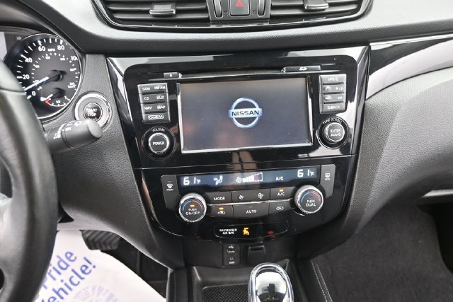 Used 2017 Nissan Rogue Sport SL w/ SL Premium Package AWD/4WD image 22