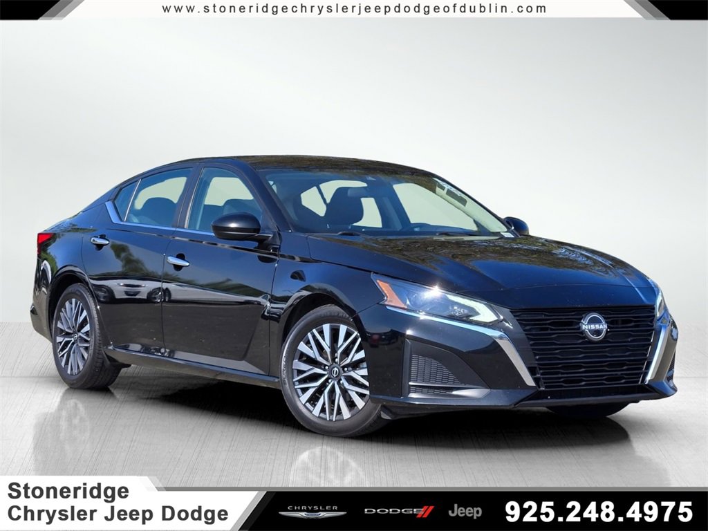 Used 2023 Nissan Altima 2.5 SV