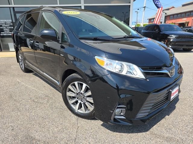 Used 2020 Toyota Sienna XLE w/ XLE Navigation Package AWD/4WD image 2
