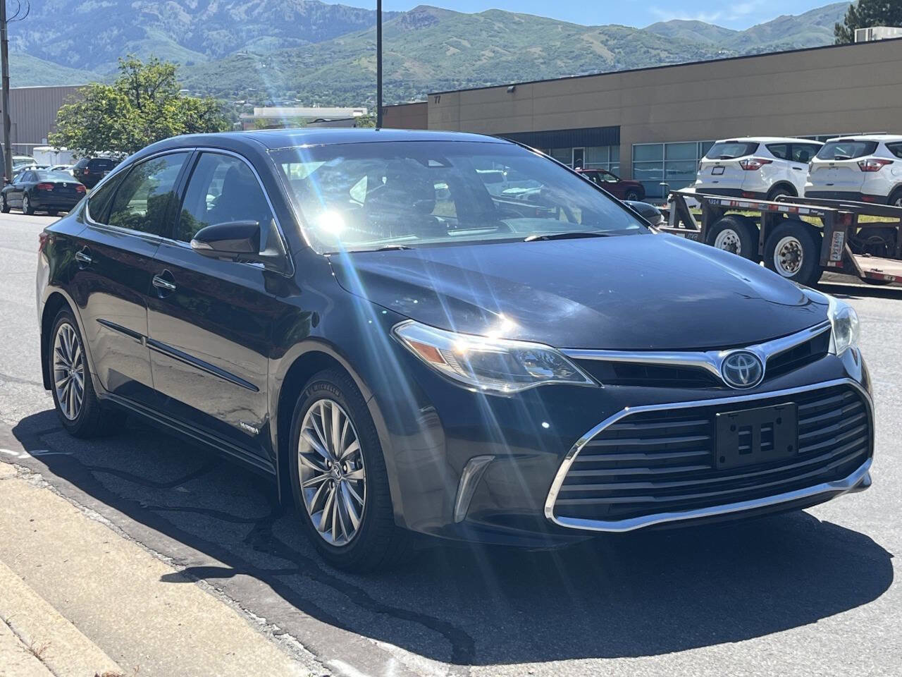 Used 2016 Toyota Avalon Limited w/ Toyota Safety Sense Package FWD image 6