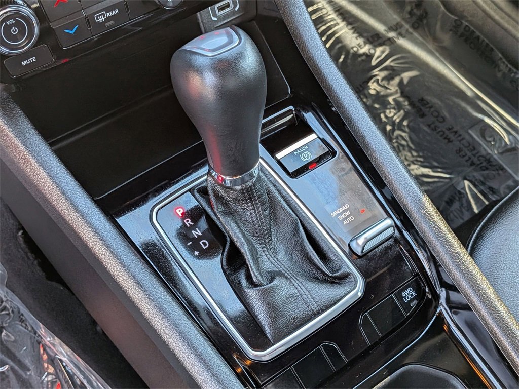 Used 2025 Jeep Compass Limited image 23