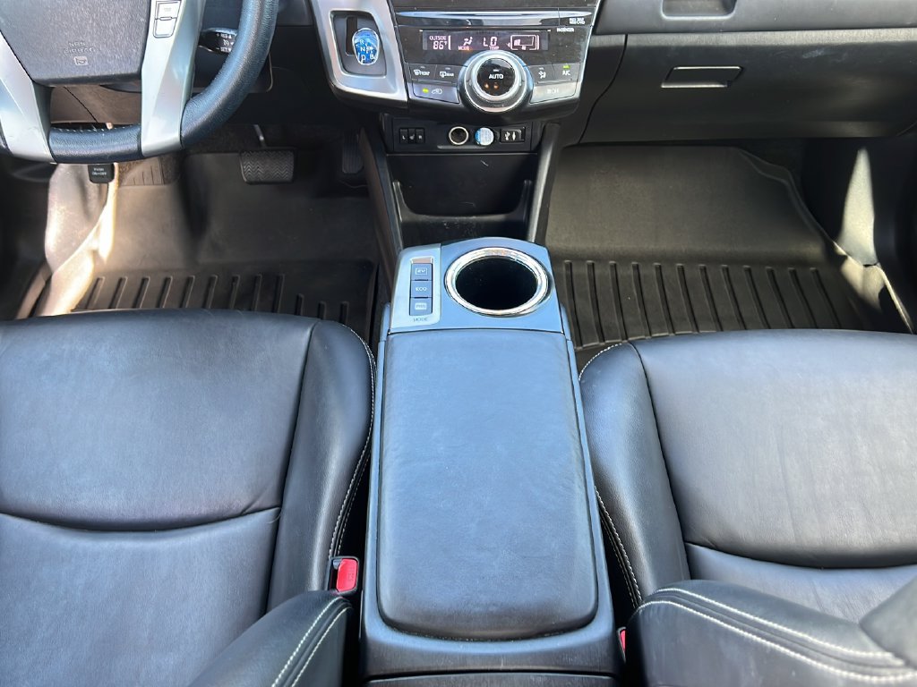 Used 2015 Toyota Prius V Five FWD image 15