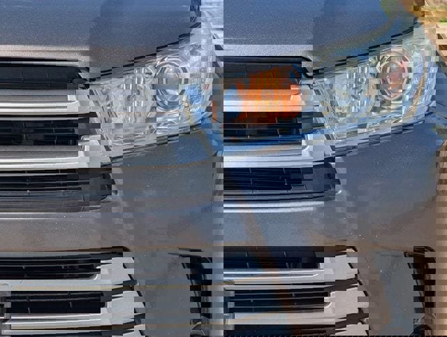 Used 2019 Toyota Highlander LE FWD image 9