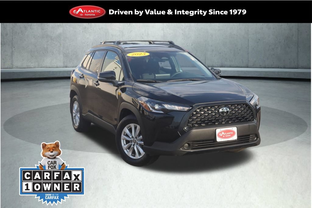 Used 2023 Toyota Corolla Cross LE w/ Moonroof Package AWD/4WD image 1