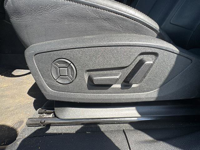 Used 2025 Audi Q3 2.0T Premium image 15