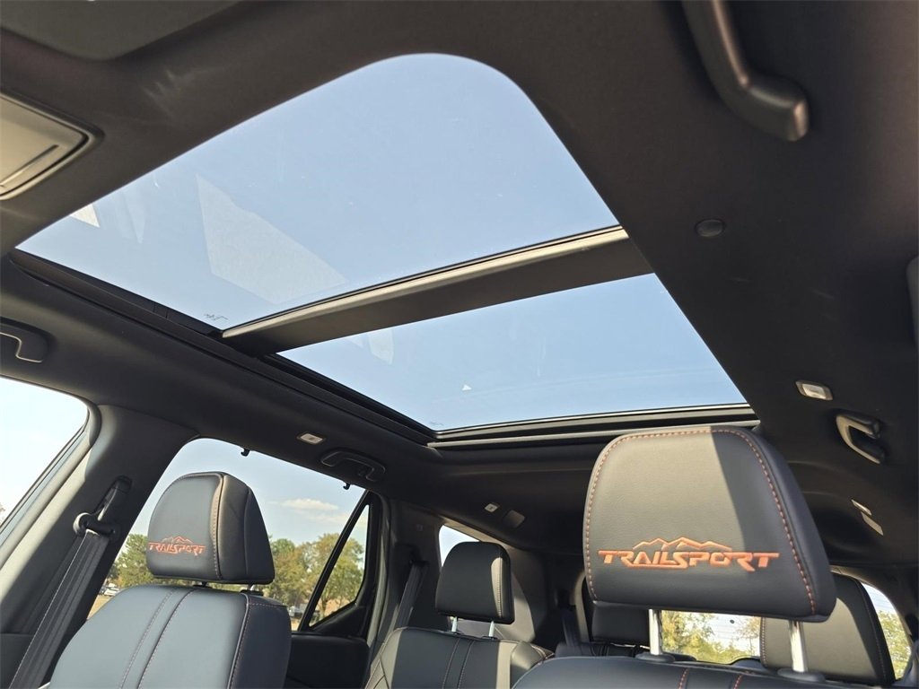 New 2025 Honda Pilot TrailSport image 3