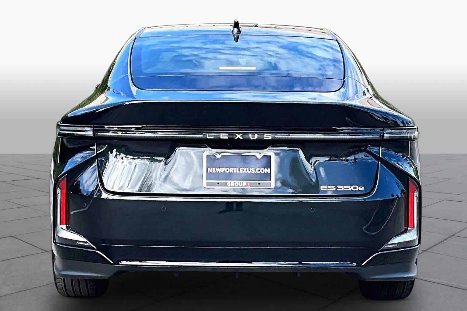 New 2026 Lexus ES 350e w/ Convenience Package FWD image 4