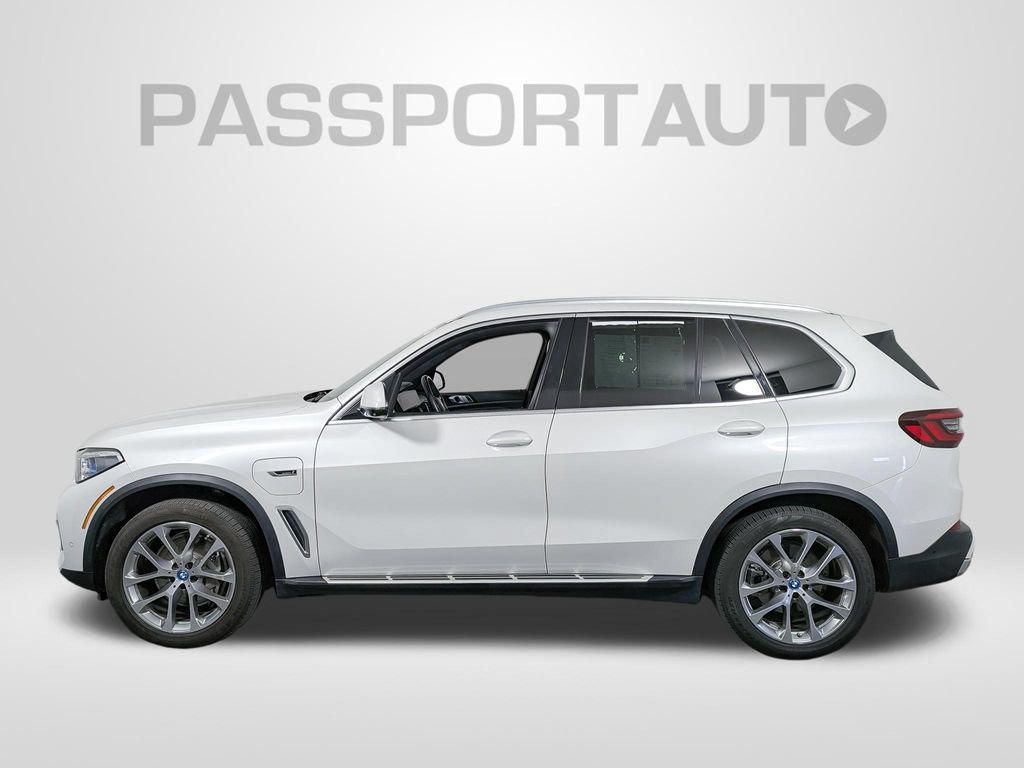 Used 2022 BMW X5 xDrive45e w/ Executive Package AWD/4WD image 2