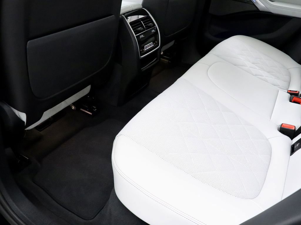Used 2026 BMW X6 M60i image 46