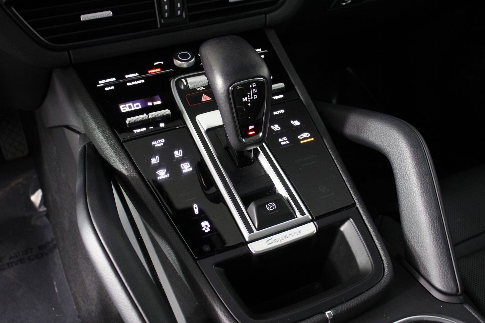 Certified 2023 Porsche Cayenne Platinum Edition image 18