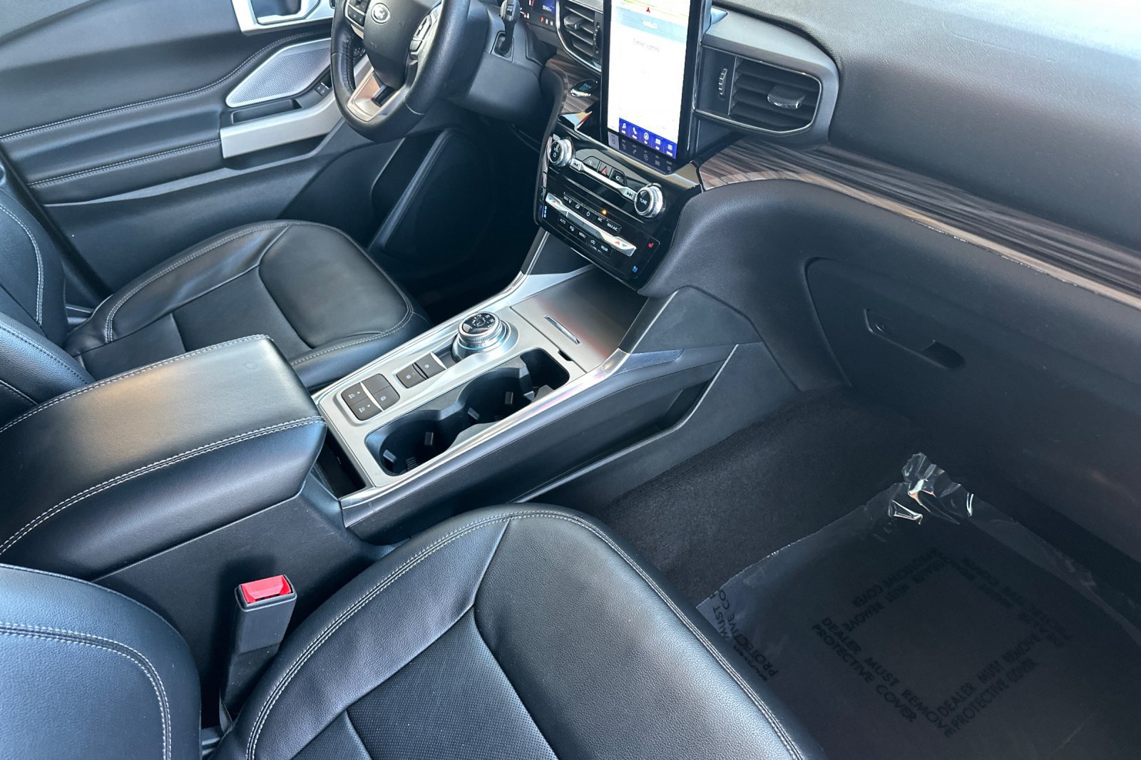 Used 2023 Ford Explorer Limited w/ Limited Technology Package RWD image 19