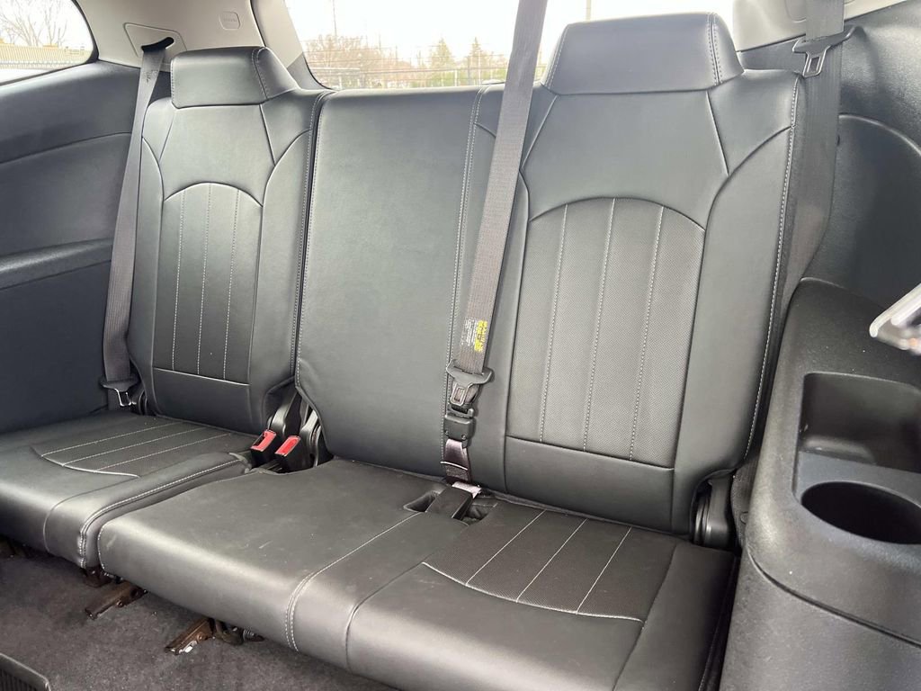 Used 2016 Chevrolet Traverse LTZ FWD image 11