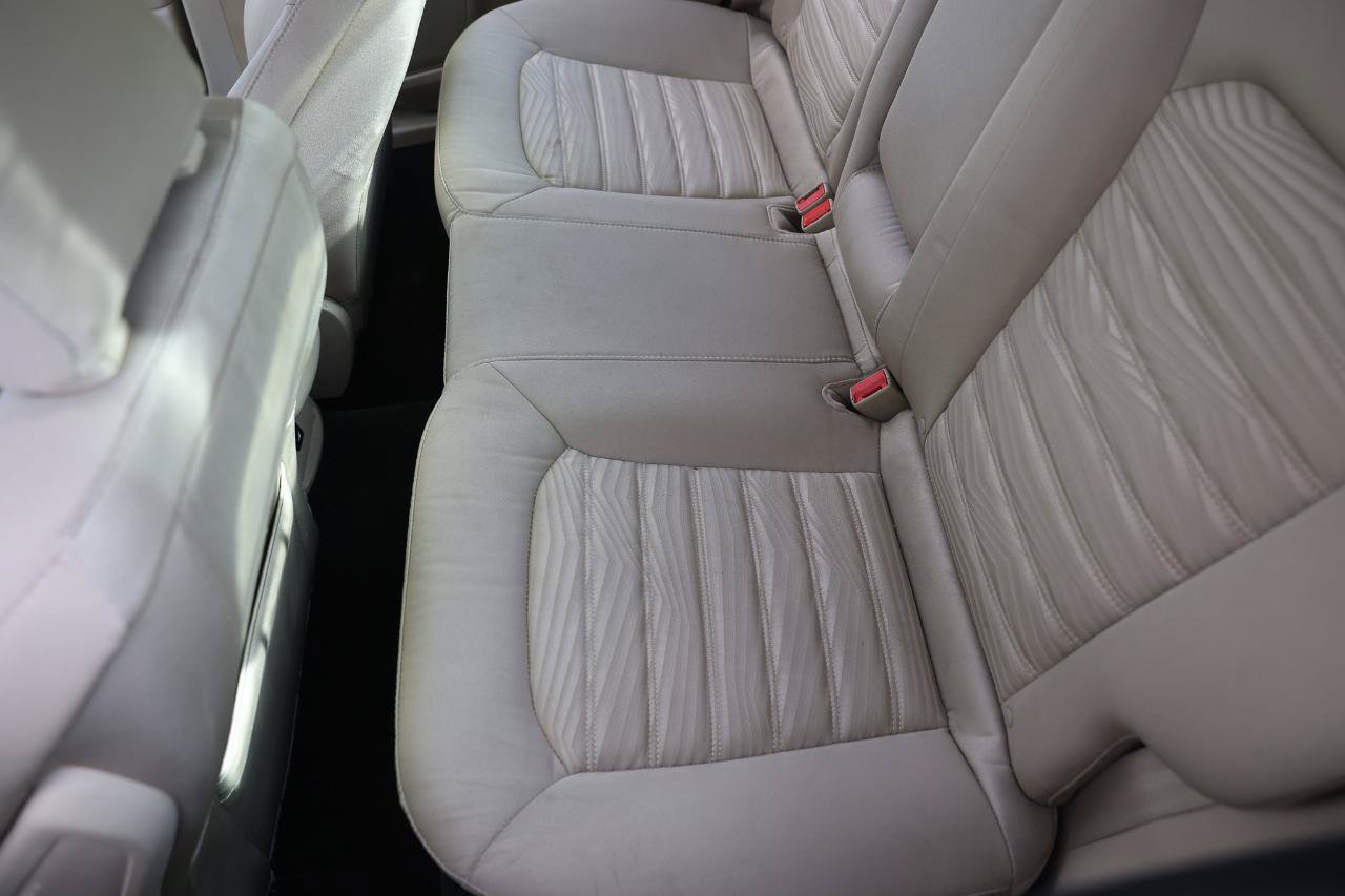 Used 2016 Ford Fusion SE FWD image 10