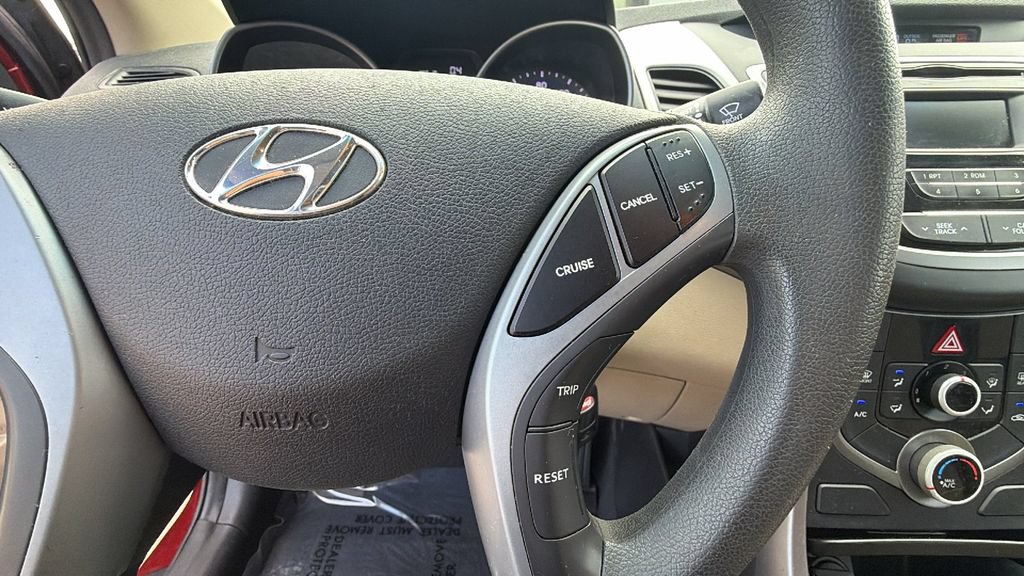 Used 2016 Hyundai Elantra SE FWD image 16
