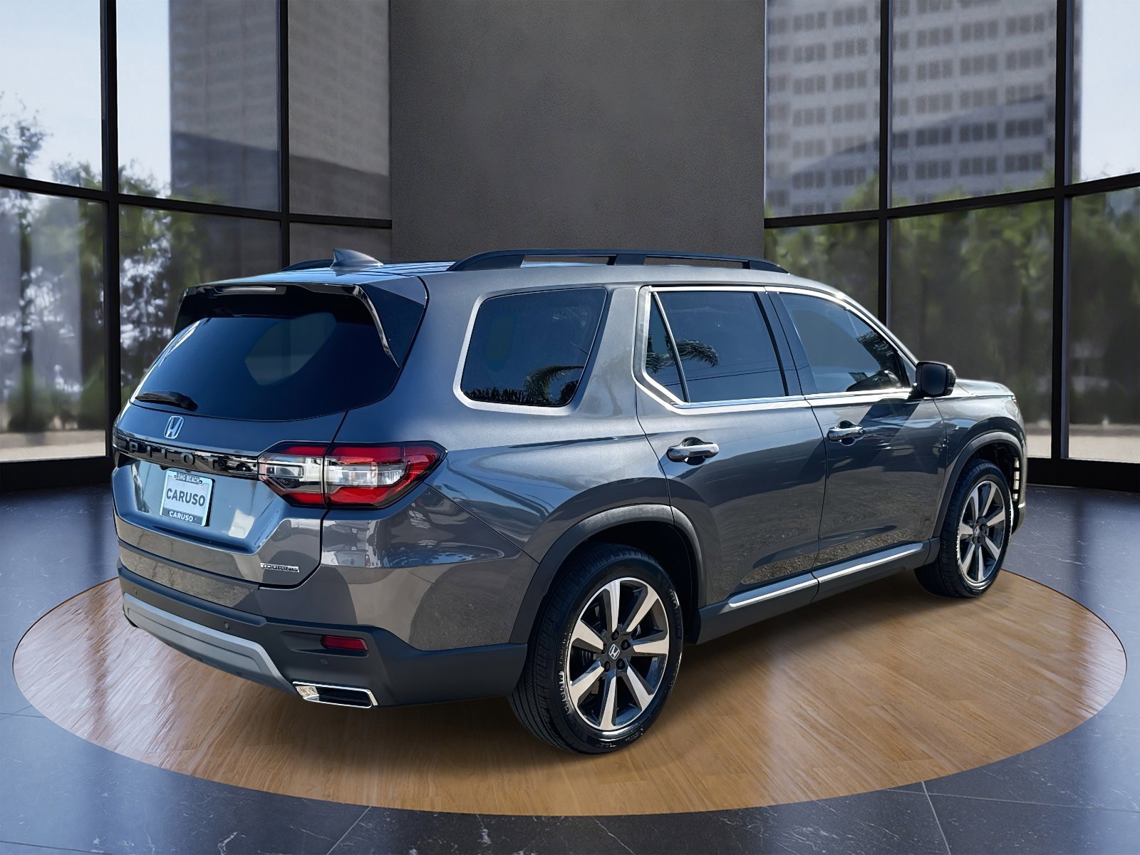 Used 2025 Honda Pilot Touring image 3