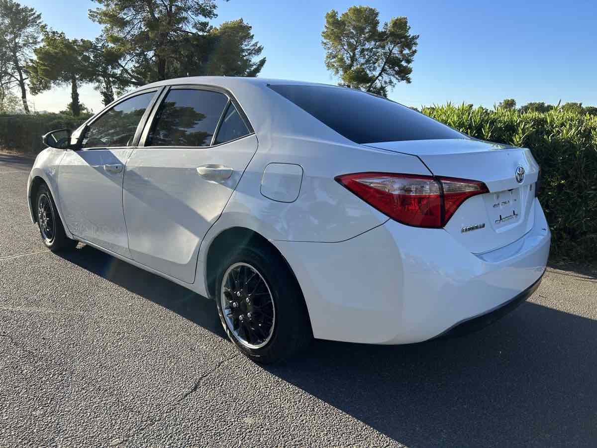 Used 2017 Toyota Corolla L w/ Carpet Mat Package (TMS) FWD image 3