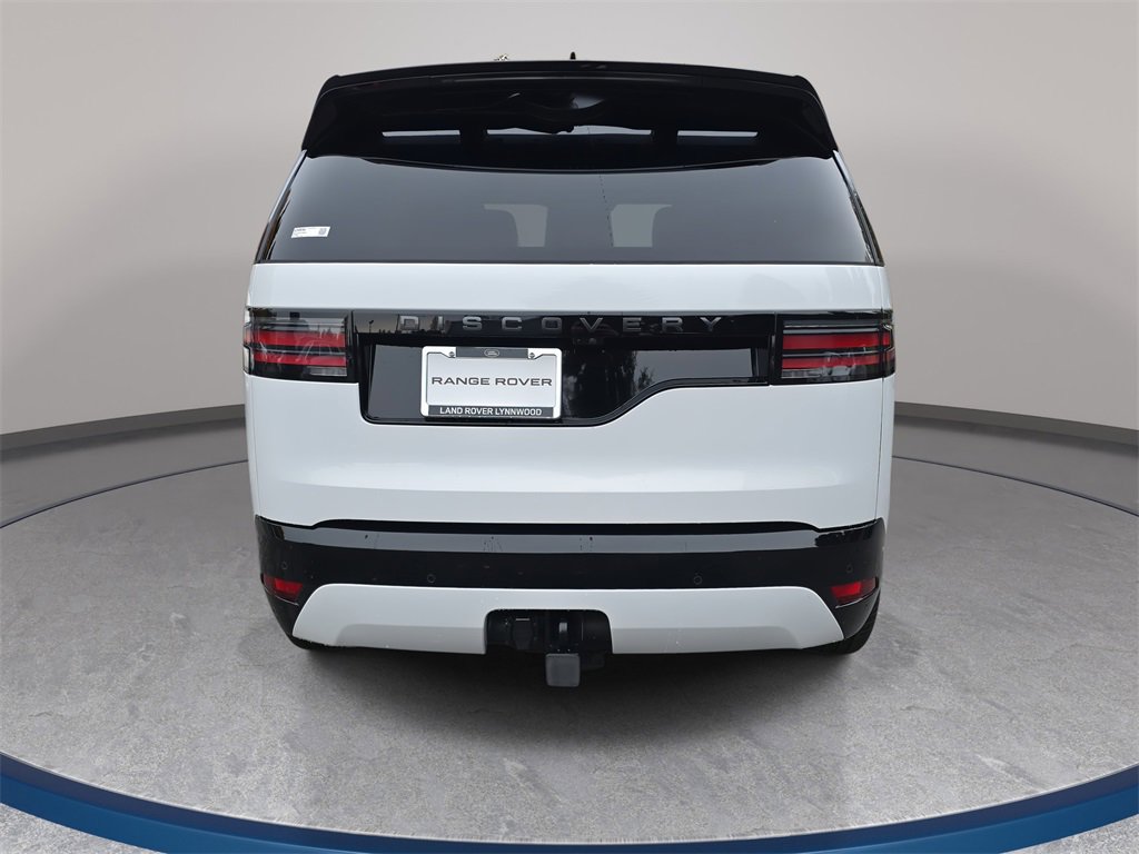 New 2025 Land Rover Discovery Dynamic SE image 6