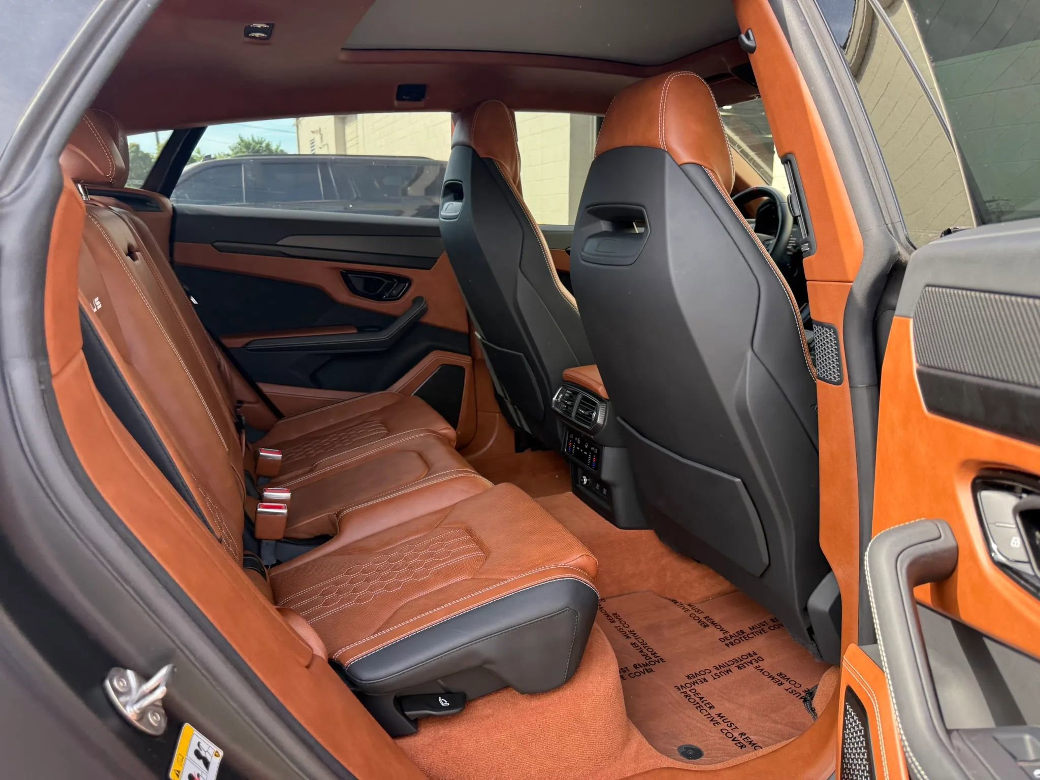 Used 2023 Lamborghini Urus S AWD/4WD image 57