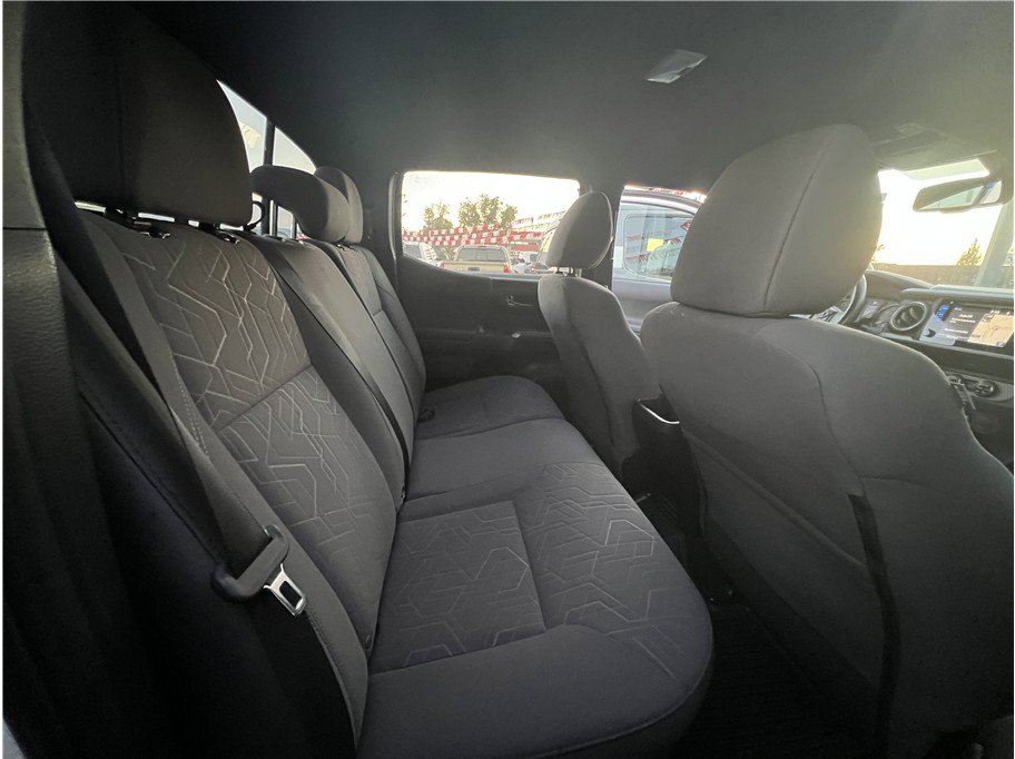 Used 2018 Toyota Tacoma TRD Sport image 17