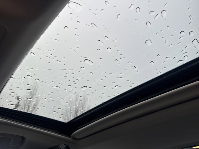 Used 2022 Lexus ES 300h w/ Luxury Package image 30