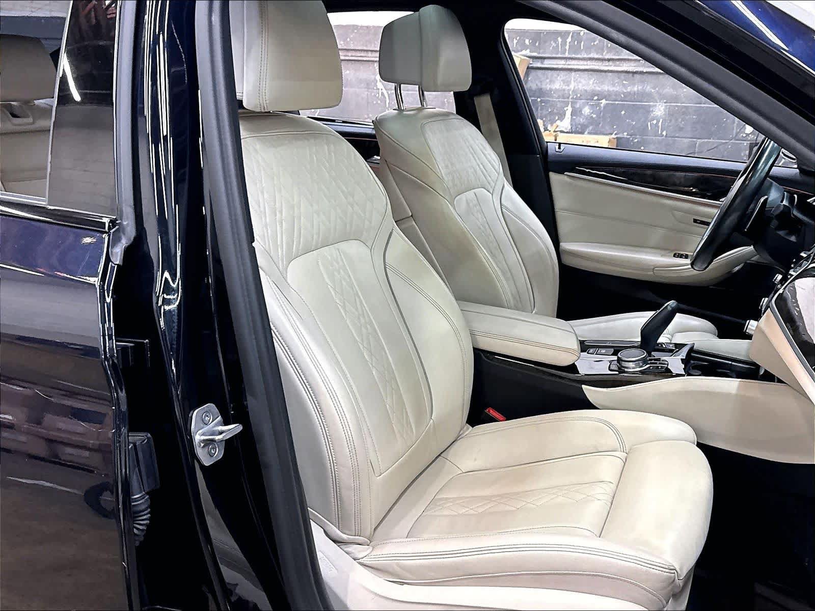 Used 2017 BMW 540i RWD image 10
