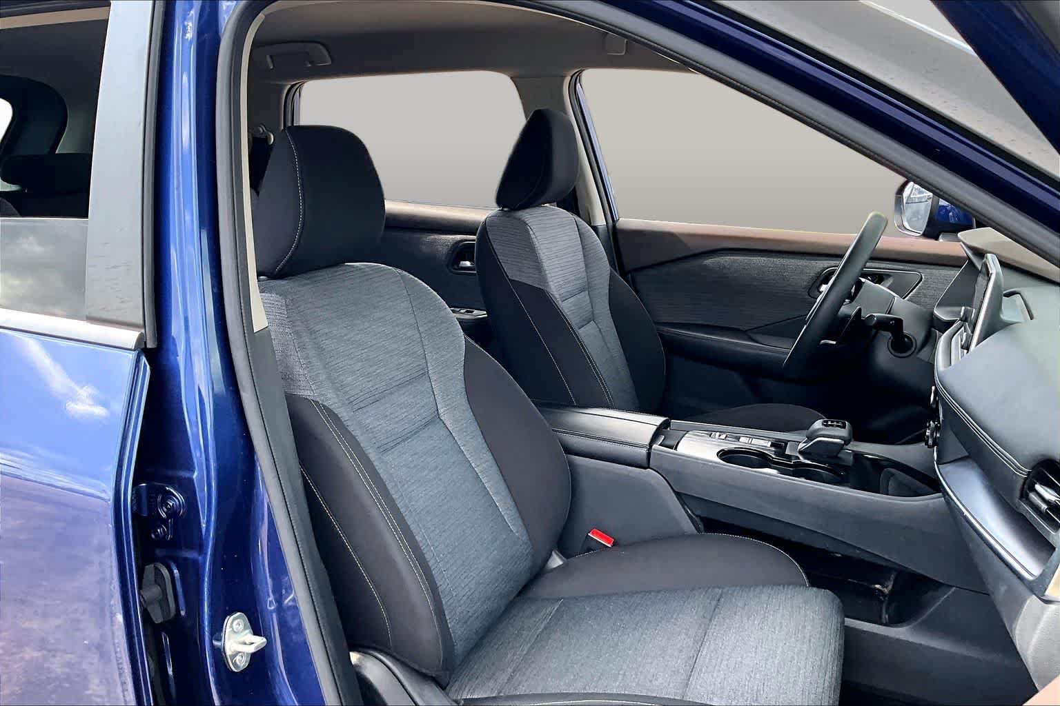 Certified 2023 Nissan Rogue SV FWD image 9