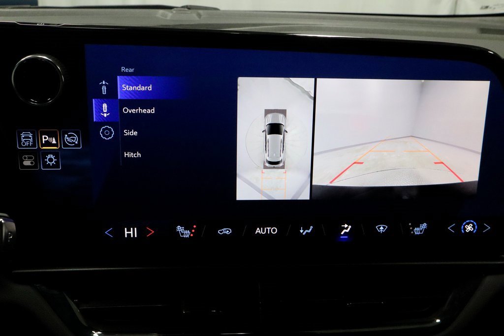 Used 2024 Chevrolet Equinox EV RS image 2