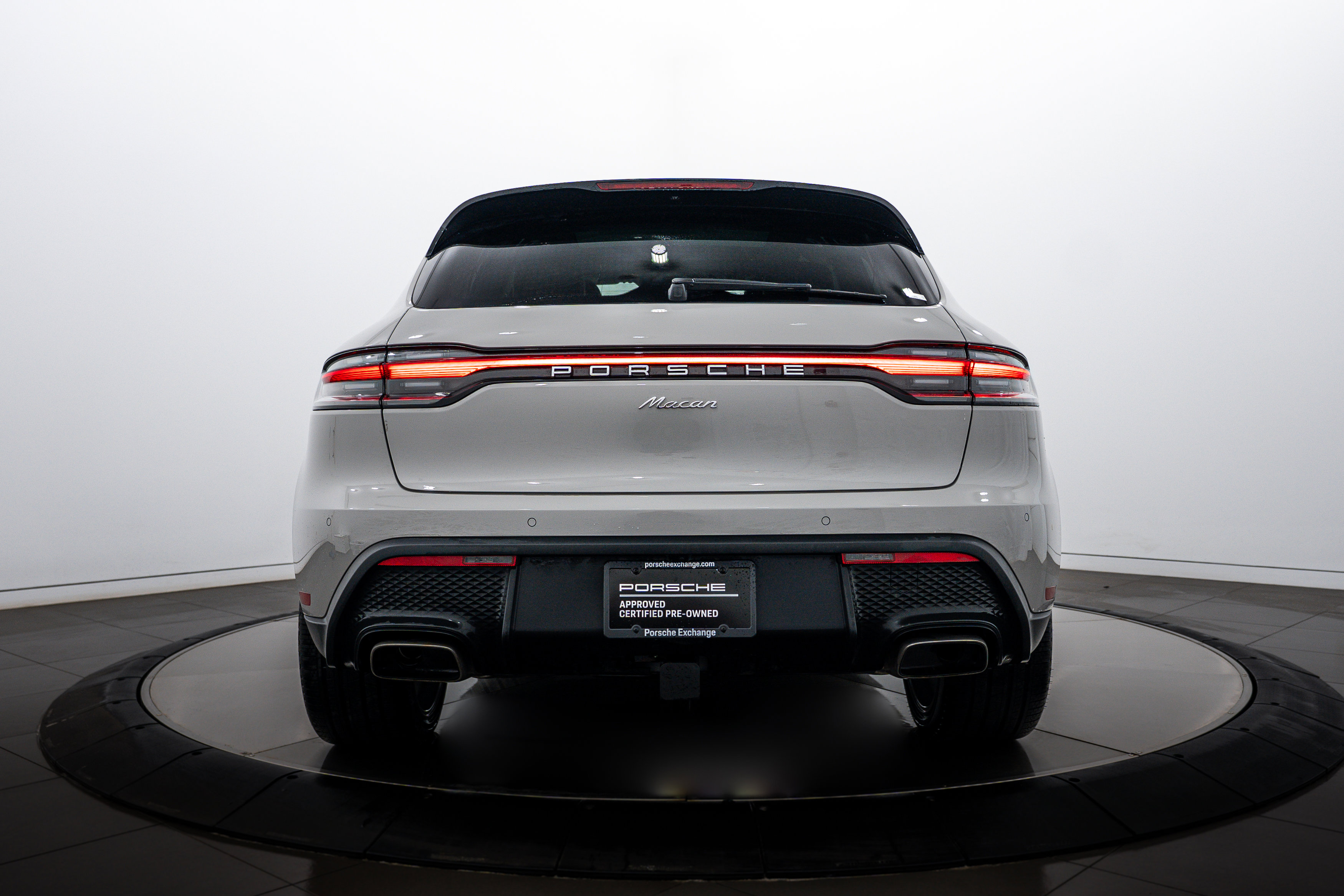 Certified 2026 Porsche Macan image 6