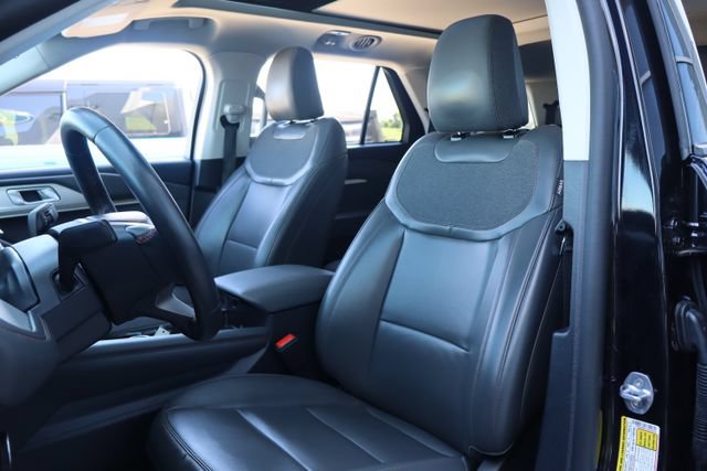 Certified 2025 Ford Explorer Active w/ Active Comfort Package AWD/4WD image 16