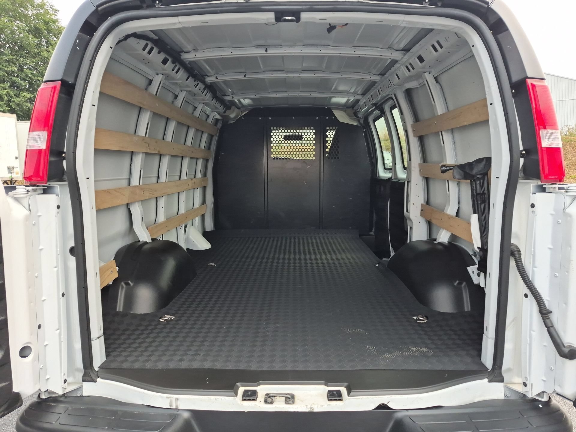 Used 2025 Chevrolet Express 2500 w/ Driver Convenience Package RWD image 23