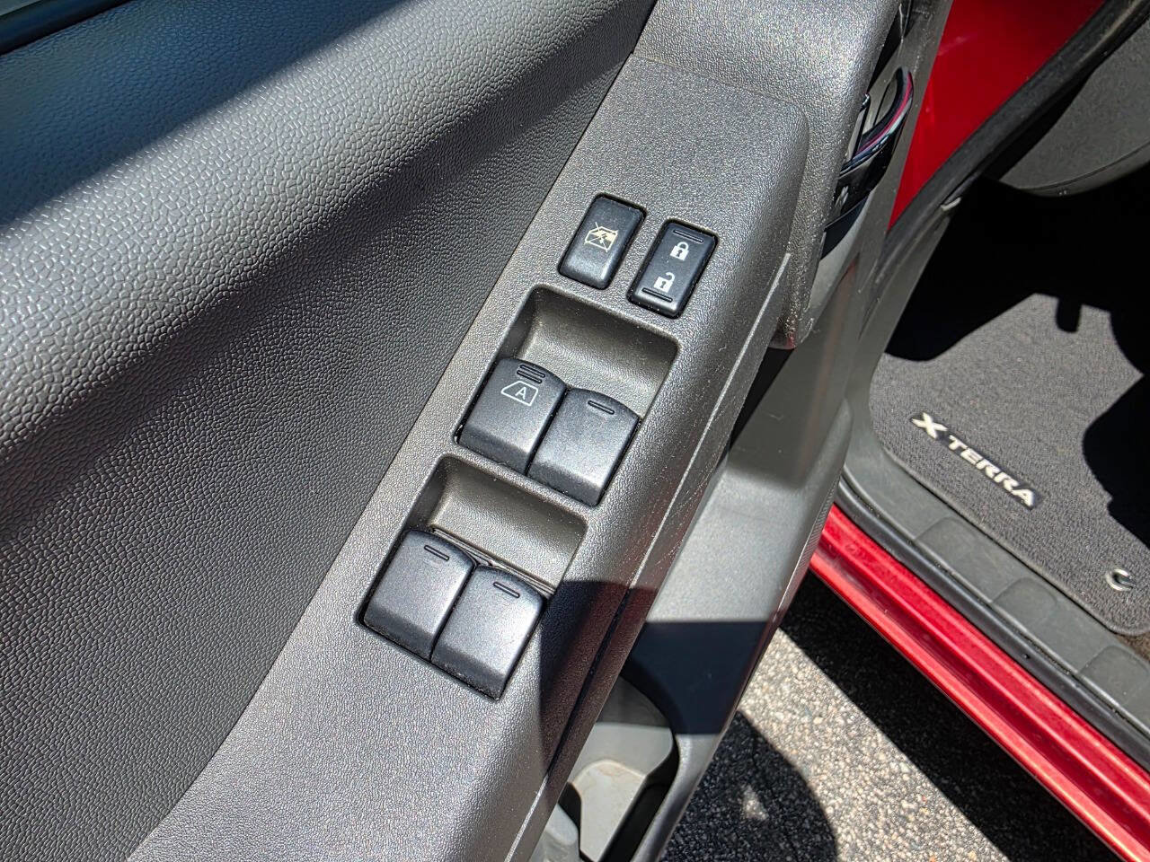 Used 2014 Nissan Xterra S AWD/4WD image 10